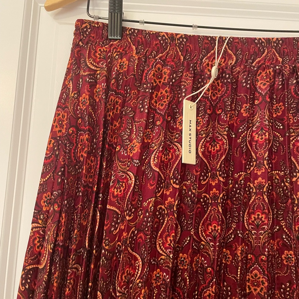 NWT Max Studio Pleated Satin Effect Paisley Wine Midi Skirt - Picture 4 of 6